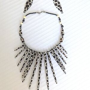Chic Black and White Patterned Necklace Set